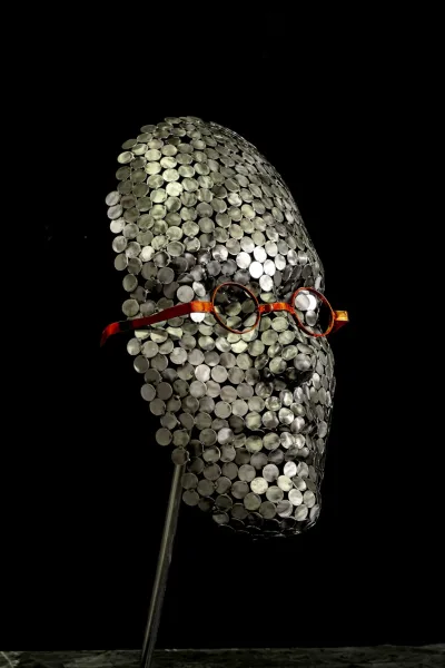 Fragmentos. Gafas rojas